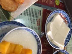 -赵记传承特色牛奶甜品(泉城广场店)