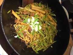 精选肋排焖面-金豆角砂锅焖面(安贞店)