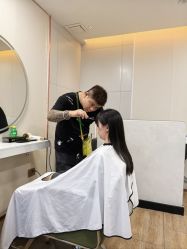 点击看大图 -LJOY丽锦造型·烫发染发