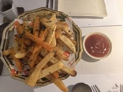 -春树下·树屋花房西餐厅(罍街AS1980店)