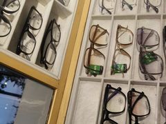 -光明眼镜·蔡司授权(徐泾店)