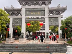 -绳金塔