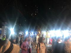 -吴山路夜市