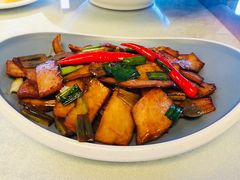腊八蒜炒杏鲍菇-新加坡瑞珍•海河观景餐厅