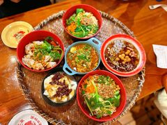 -爆炸头阿姨小四川正宗川味小吃(无任何分店)