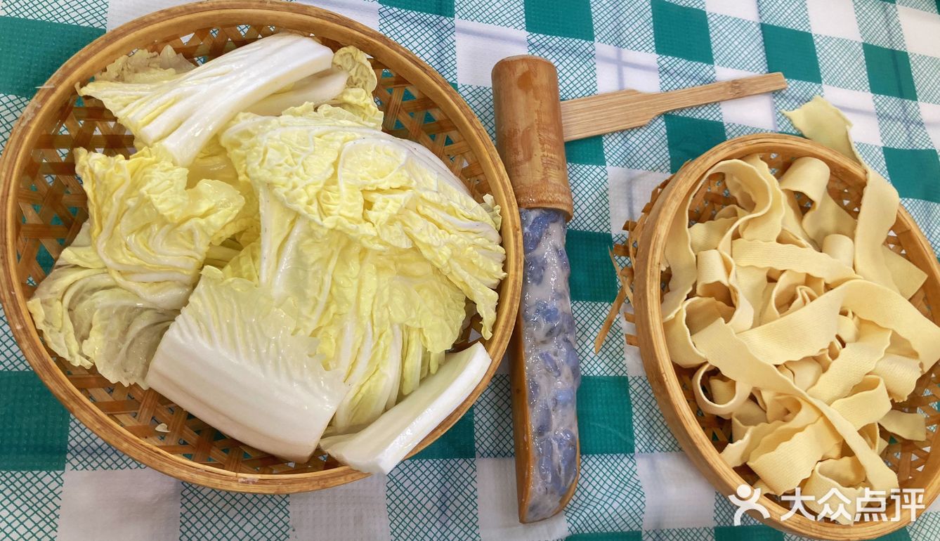 后湖热辣滚烫的羊肉火锅