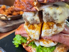 双蛋指椒牛肉汉堡-魏斯理汉堡(西安沣东吾悦店)