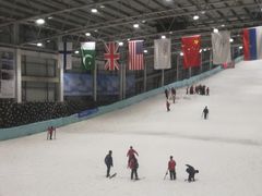 -乔波室内滑雪场