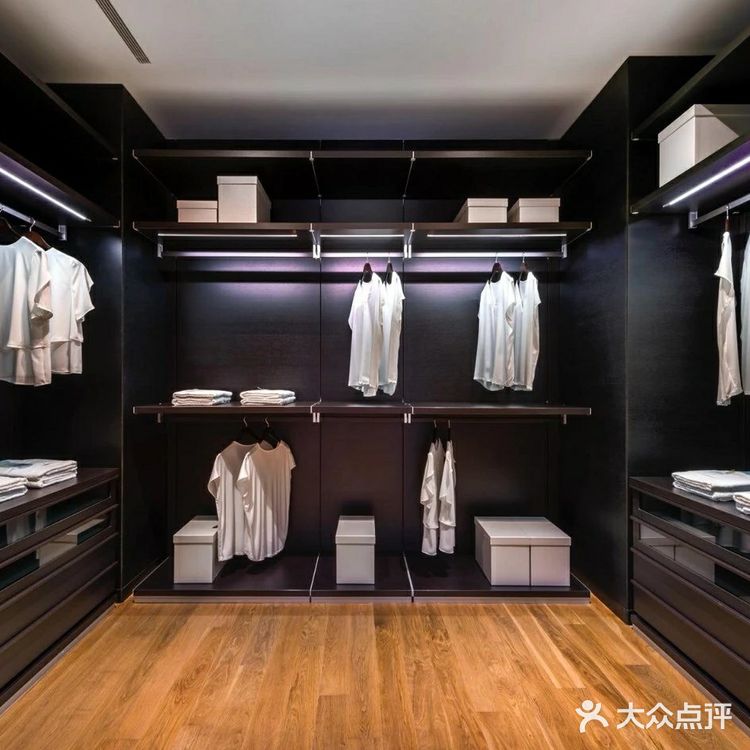 让·努维尔在新加坡设计的公寓楼，豪宅也有清新的画风  