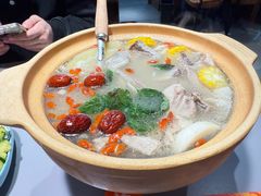 招牌牛大骨棒打边炉-宝记烧烤·龙虾·啤酒夜宵(新街口店)