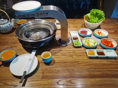 -明洞阿姨·韩式酱蟹烤肉·创意料理(三元桥店)