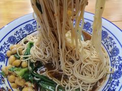 -渝之汇牛肉豌杂面