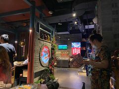 等位区-老牌坊云南鱼豆花火锅(哈西万达店)