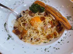 -Chom Cafe and Restaurant