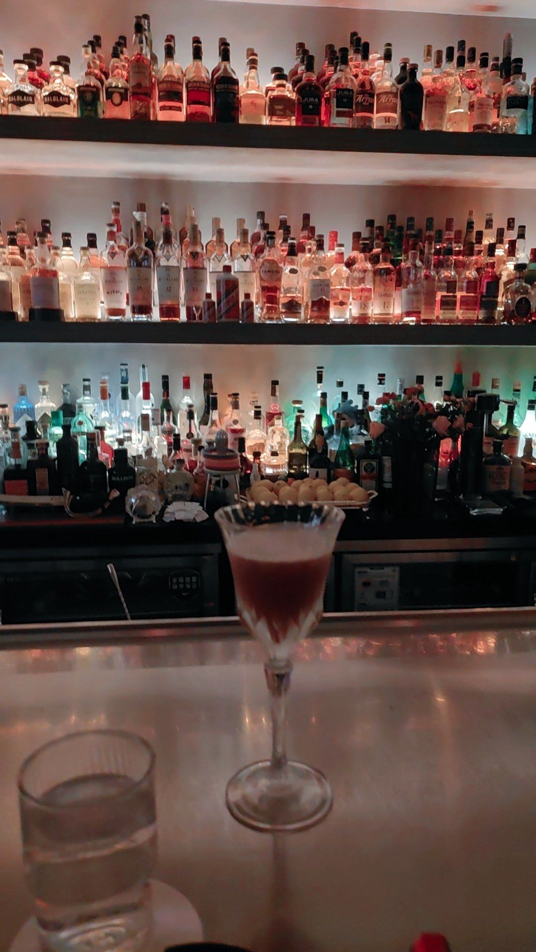 鸡尾酒非常抠细节,六款烈酒齐全,尤其是威