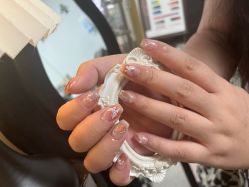 -芊屿芊浔美甲