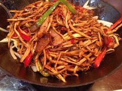 干锅腊肉茶树菇-津菜宋记老房子(平山道店)