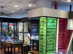 -黄益静眼镜行