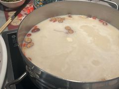 -尚尚仙·酸汤猪手·猪肚鸡火锅(华联万柳购物中心店)