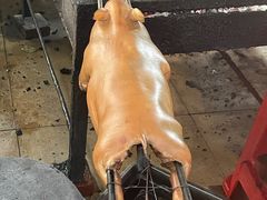 -黄记四更烤乳猪店