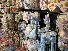 -名创优品(广州萝岗万达广场店)