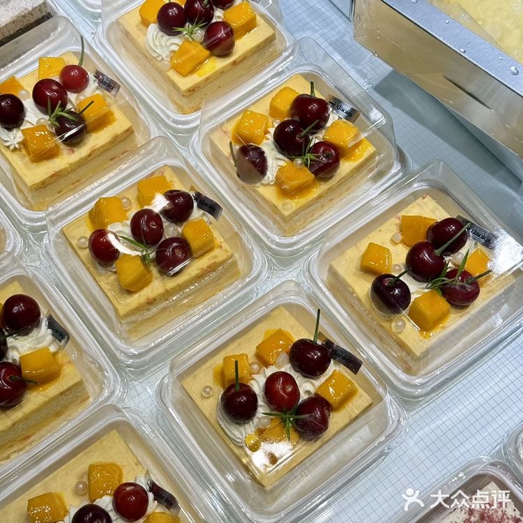 救命！！！从小吃到大的面包店又开新店了！！！