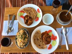 -Lake Shore Hotel & Restaurant