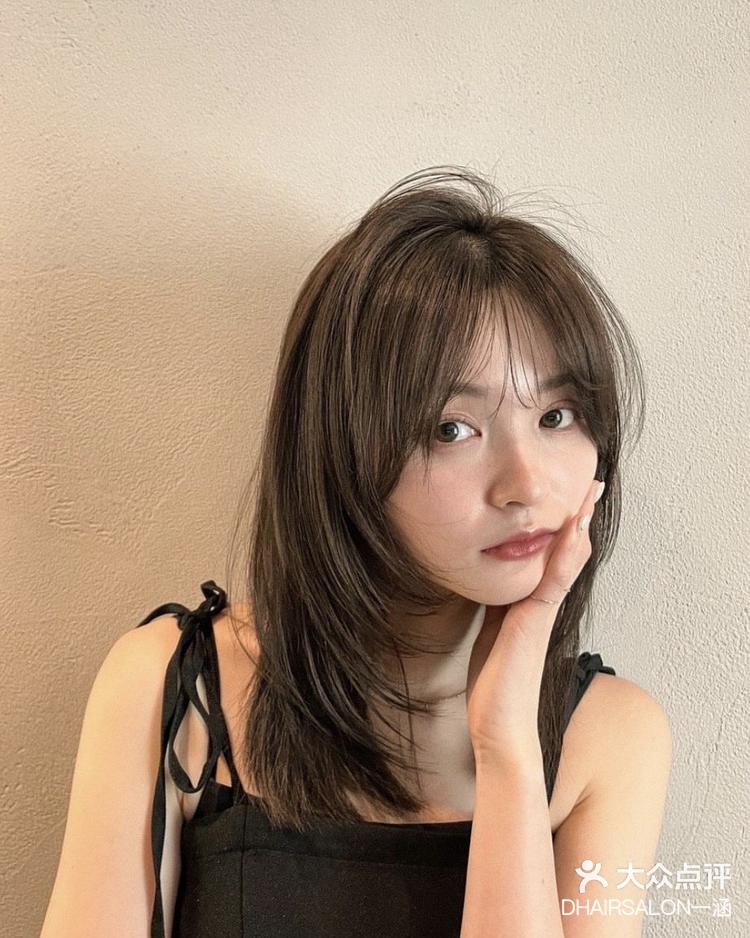 一涵 10月4日 12:48 关注 剪这个发型真的太好看了颜色:灰棕色发型:齐