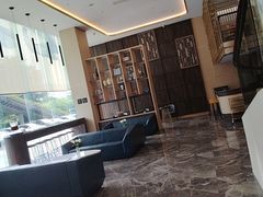 -深圳龙华大浪商业中心亚朵X酒店