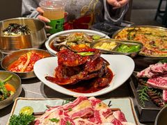 -草家酱蟹炭火烤肉店(珲春南路一店)