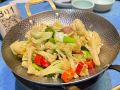 -香巴拉云南餐厅(华莱坞店)