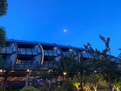 -上海滴水湖皇冠假日酒店