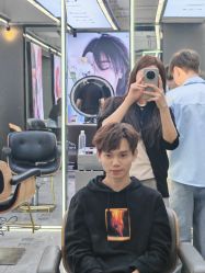 -藤野造型烫发染发