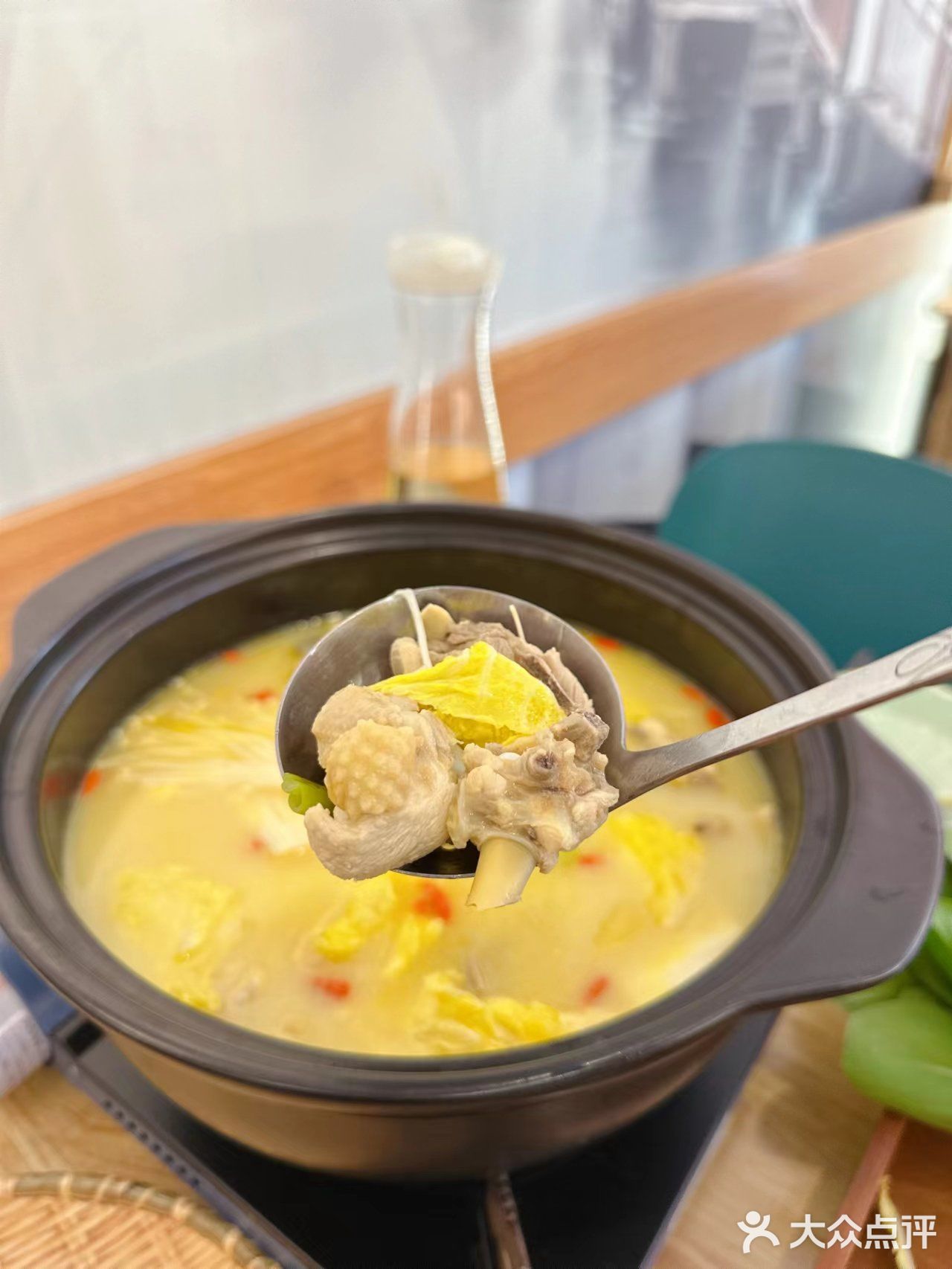 冬天就要喝一碗鸡汤,暖暖的很舒服🌈