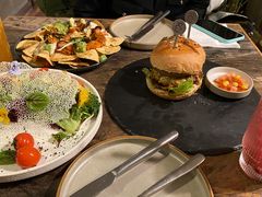 -HIGH FIVE哈福手工汉堡(桂林路店)