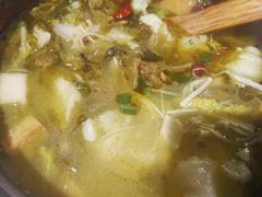 石锅酸菜鱼-周鱼小馆石锅酸菜鱼(活力汇店)