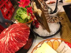 -鲜入围煮花胶鸡海鲜火锅