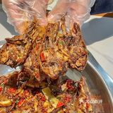 独享一锅麻辣干锅鸭头，外焦里嫩，辣到你双唇发麻！