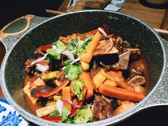 地三鲜炖牛骨-葡萄集|滋味新疆菜·精酿酒馆(瑞豪酒店)