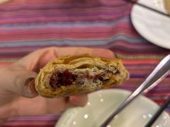 云南现烤鲜花饼-香巴拉云南餐厅(华莱坞店)