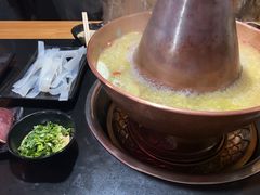 -果松木炭酸菜铜火锅·外婆参鸡汤