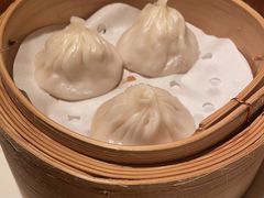蟹肉灌汤小笼包-嘉麟楼