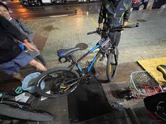 -道路口单车爱瓦士dahon大行