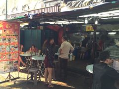 门口餐桌-汉记靓粥