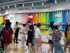 -m豆巧克力世界(上海世茂广场店)