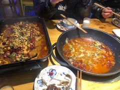 黄辣丁鲜鱼锅-小小河边鱼(天润城店)