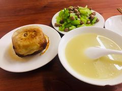 -宝瑞门钉肉饼店