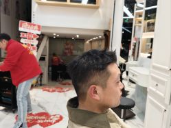 -艾米莉 烫染沙龙