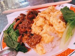 港式沙爹牛肉滑蛋饭-港嘢茶檔(古北1699广场店)