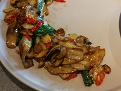 野芫荽炒牛肝菌-半山腰·云南菜(侨福芳草地店)